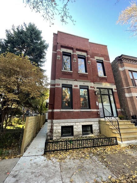 Primary Photo - 822 N Winchester Ave