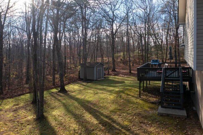 Building Photo - 7206 Sawyer Rd