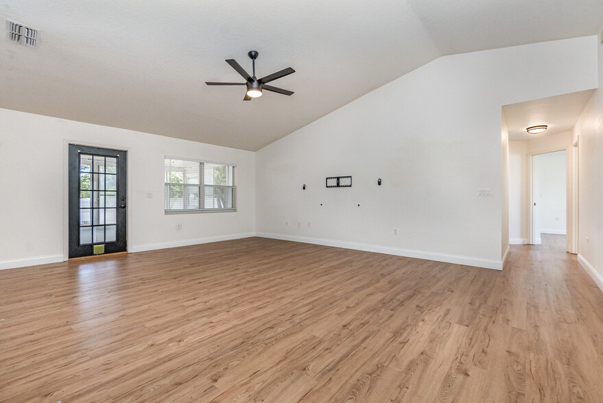 Building Photo - 5330 Keely Ct