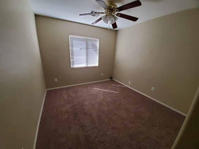 Building Photo - Great 3 Bedroom, Cul-de-Sac, All Appliances!