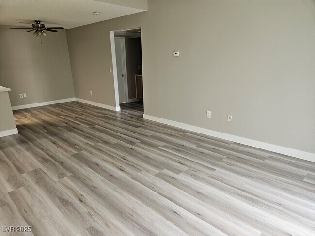Building Photo - 7100 W Pirates Cove Rd