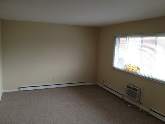 Building Photo - 4015-4021 Curundu Ave