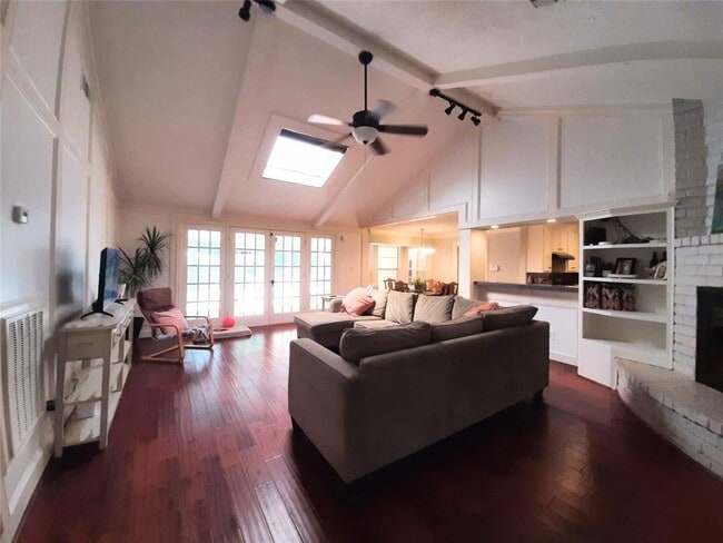 Building Photo - 1558 O'Connor Dr