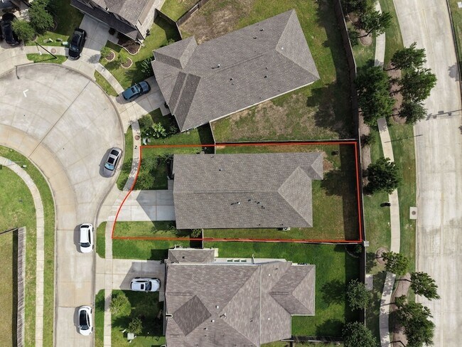 Building Photo - 15250 White Moss Dr