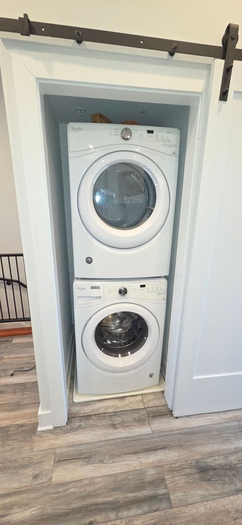 Building Photo - 126 6th St NE