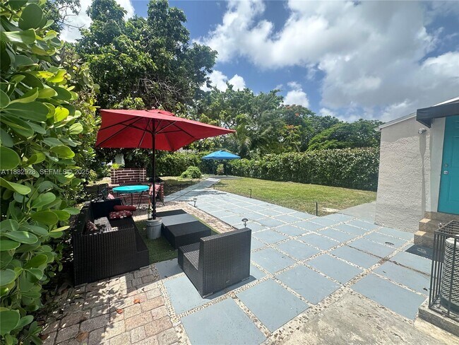 Building Photo - 4718 NW 15th Ave