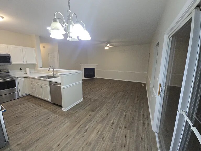 Building Photo - 676 Grove Cir