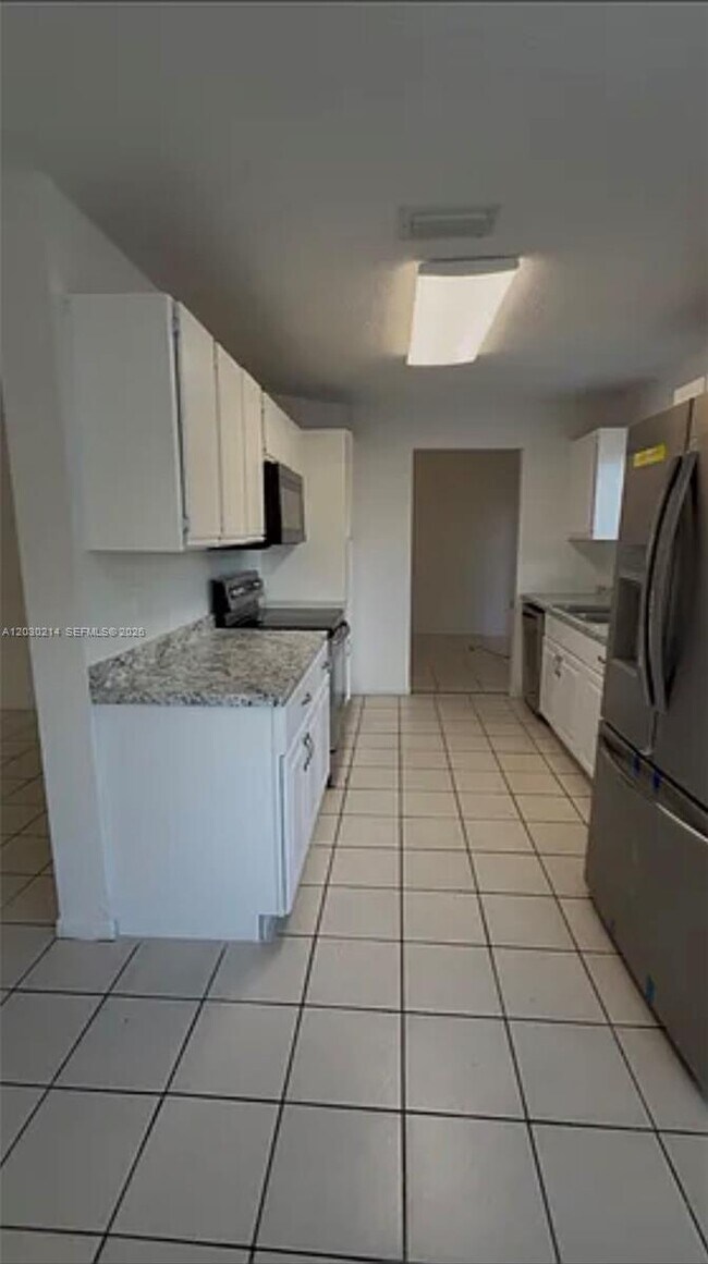 Building Photo - 127 SW 159th Way
