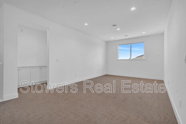 Building Photo - 176 Raven Cir