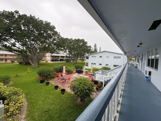 Building Photo - 151 Canterbury E