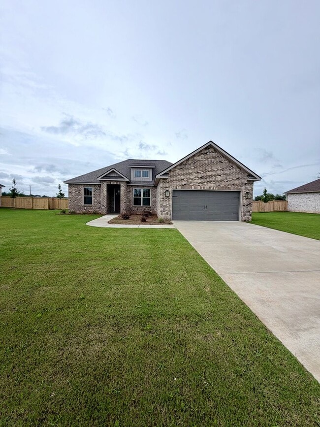 Building Photo - 204 Farmland Cir