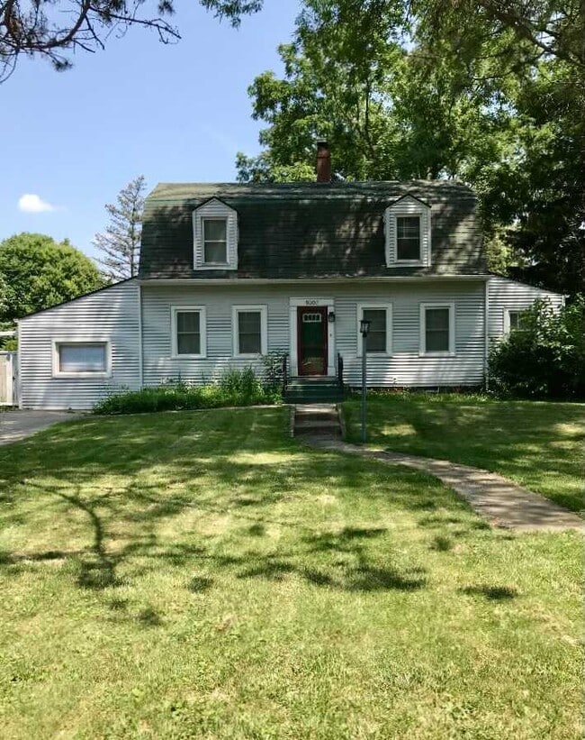 Primary Photo - 8307 Greenwood Ave