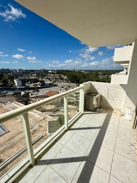 Building Photo - 13499 Biscayne Blvd