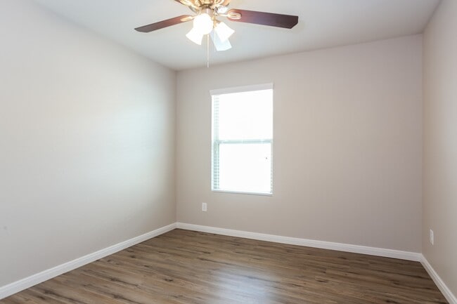 Building Photo - 6450 Dayridge Ln