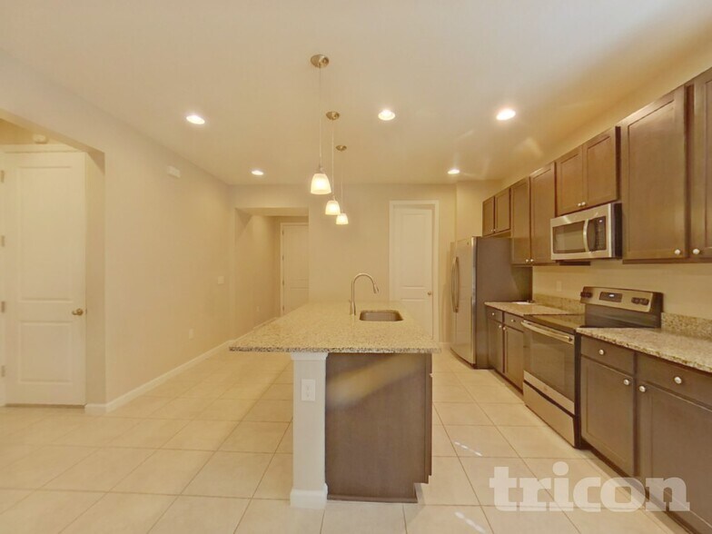 Building Photo - 371 Buchannan Dr