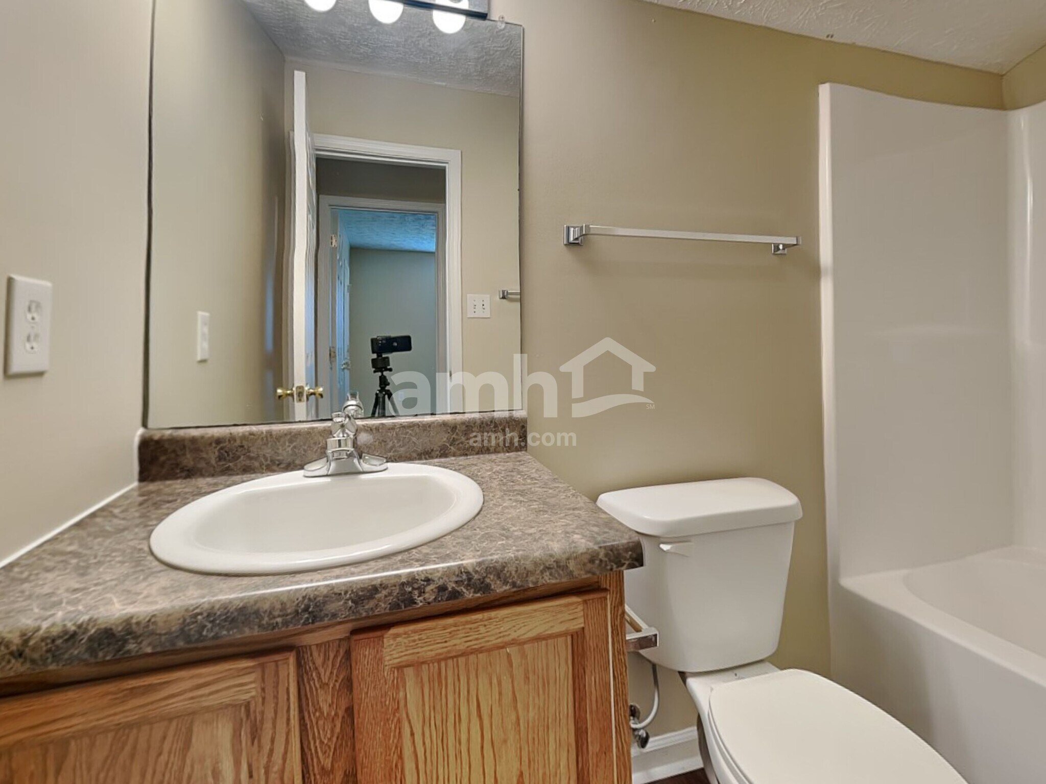 Building Photo - 1117 Long Meadow Dr