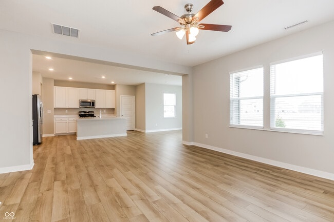 Building Photo - 9225 Larson Dr