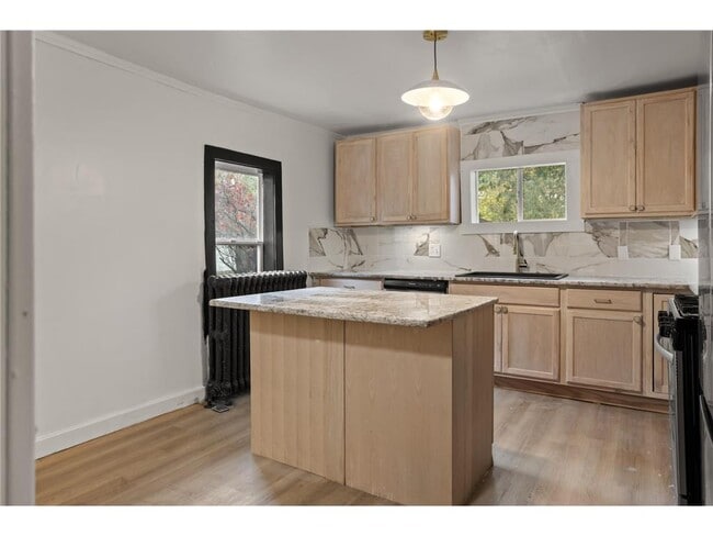 Building Photo - 361 8th Ave S