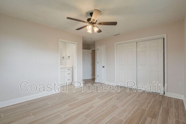 Building Photo - 4600 Venetian Blvd NE