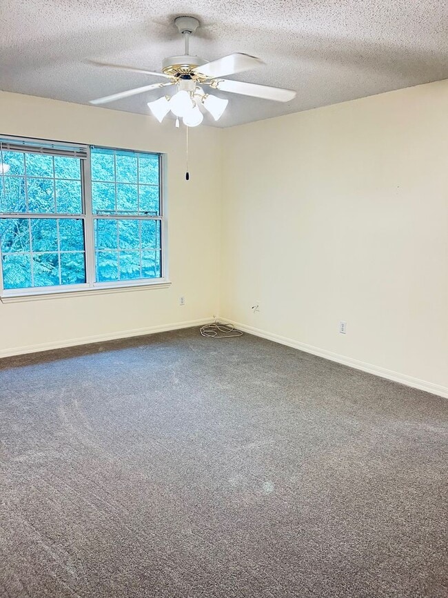 Building Photo - BEAUTIFUL BRICK 4 BEDROOM 2 BATH HOME AVAILABLE NOW CONTACT KAREN GUARDINO, REALTOR 386-747-9295