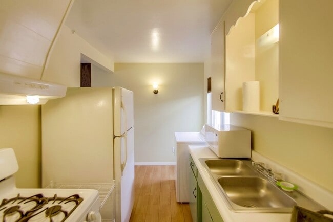 Galley kitchen - 3138 Collier Ave