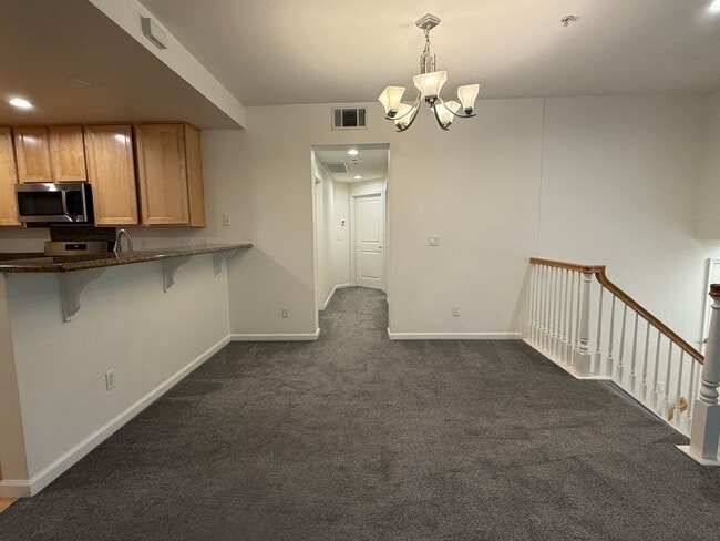 Building Photo - Beautiful Upscale and Modern 2 Bedroom 2 B...