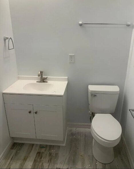 Building Photo - 1417 W Leigh St