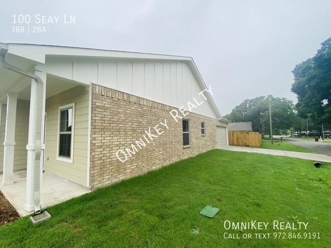 Building Photo - 100 Seay Ln
