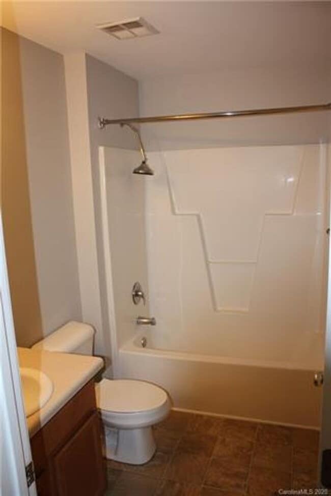 Building Photo - 537 Donatello Avenue