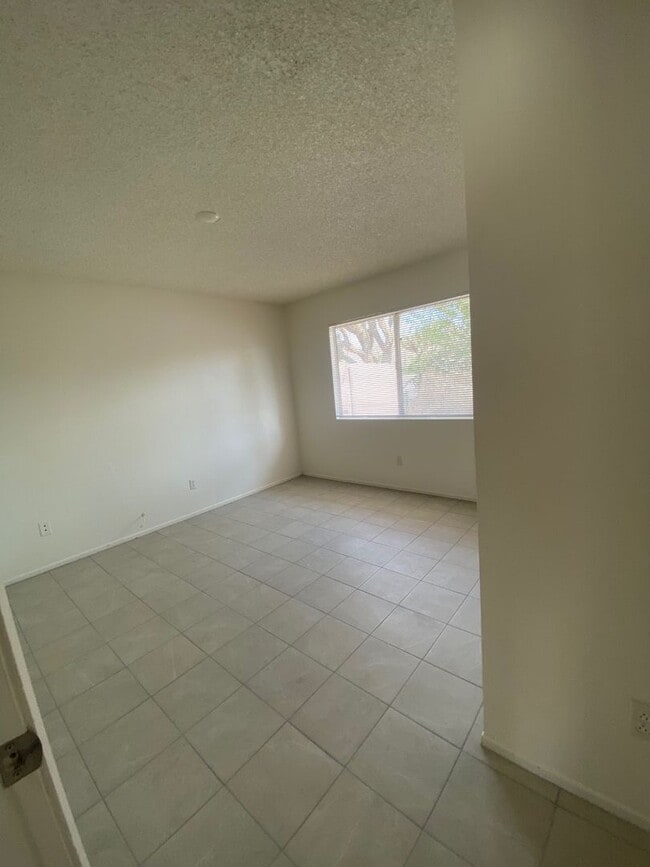 Building Photo - 7455 Fox Trl