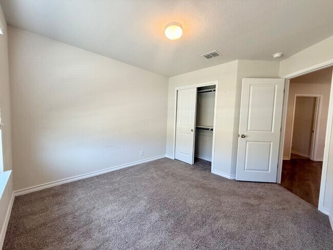 Building Photo - 13512 Boothe Grv