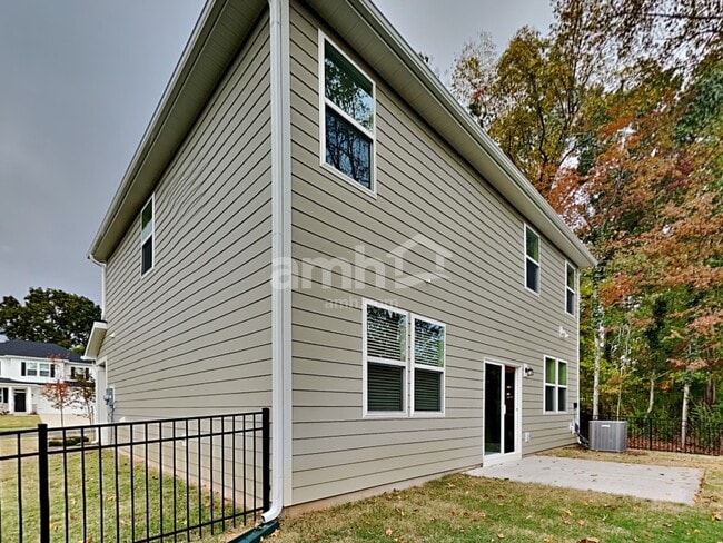 Building Photo - 549 Rivermist Dr