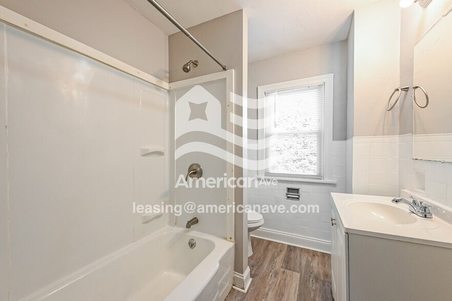 Building Photo - 1610 McMinn St