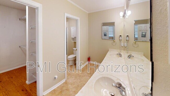 Building Photo - 318 Mirabelle Dr