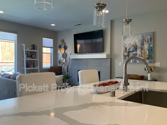 Building Photo - 6584 Seaglass AVE