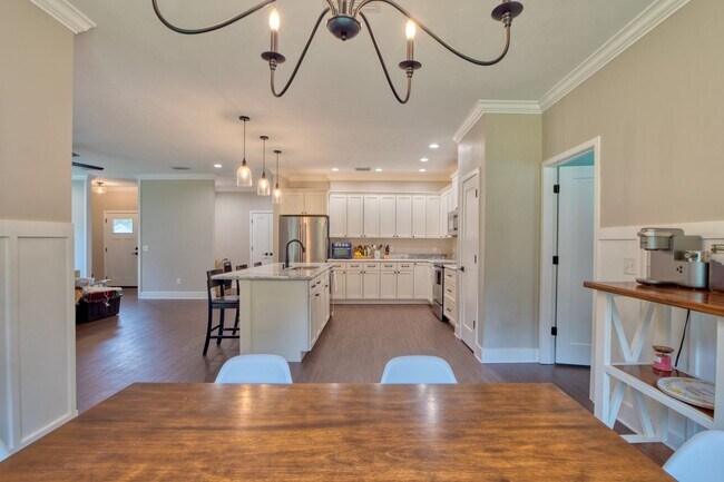 Building Photo - Elegant Modern Farmhouse in High Springs