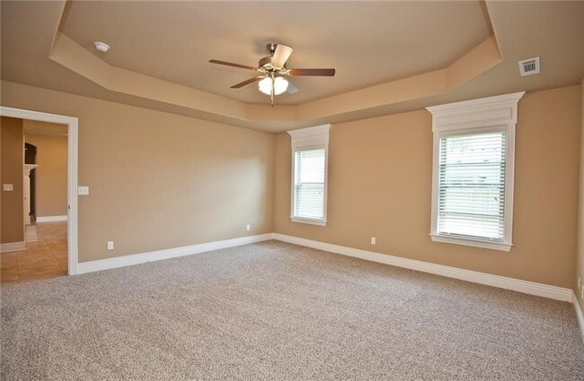 Building Photo - 4609 SW Plumley Ave