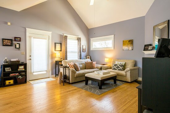 Building Photo - Charming 2 Bedroom House in Great Conditio...