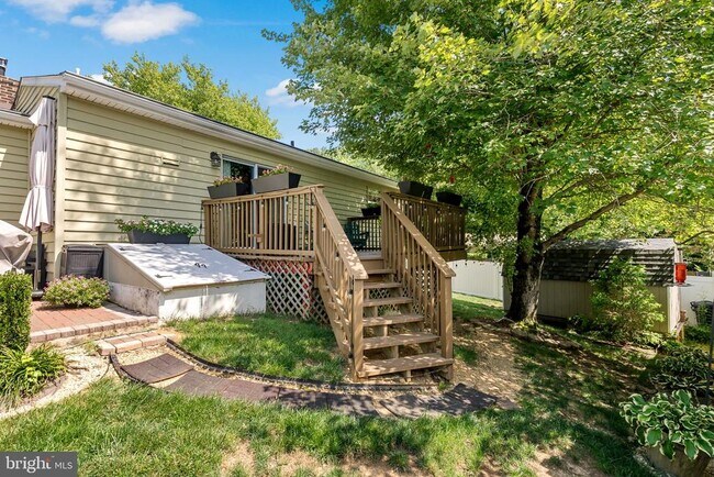 Building Photo - 8805 Rosanne Ct