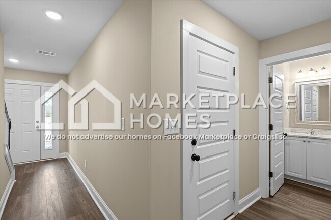 Building Photo - 152 Downsbury Rd