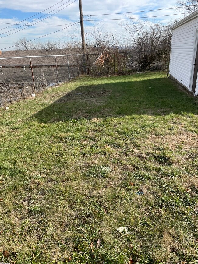 Building Photo - 326 Blackwood Ave