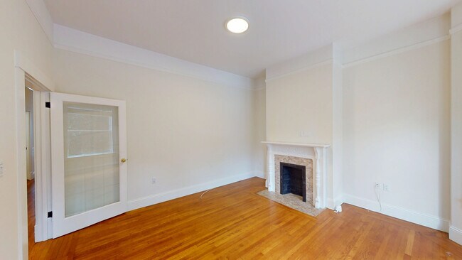 Building Photo - 1728 Waller St