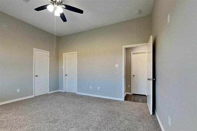 Building Photo - 22723 W Waterlake