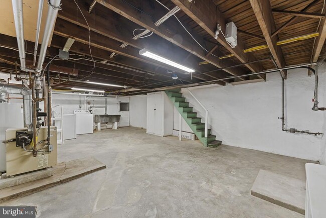 Building Photo - 349 Morris Rd