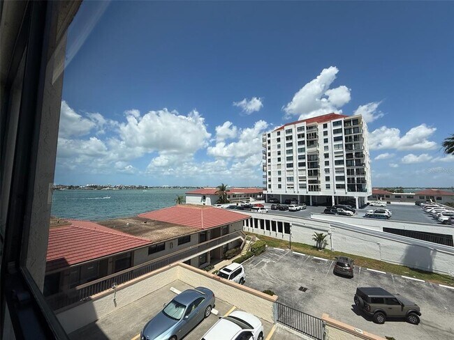 Building Photo - 6279 Sun Blvd