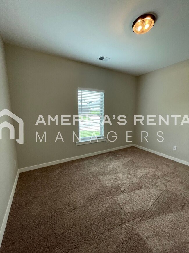 Building Photo - Home for Rent in Brookwood, AL!!! View wit...