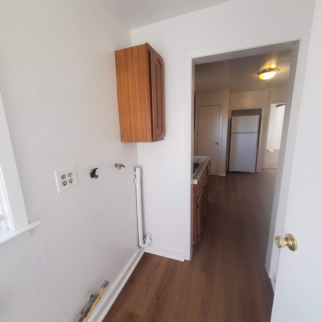 Building Photo - Convenient 1bd/1ba Livermore Duplex w laundry