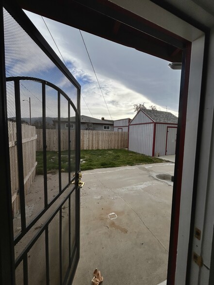 Backyard & Storage - 105 N Curry St
