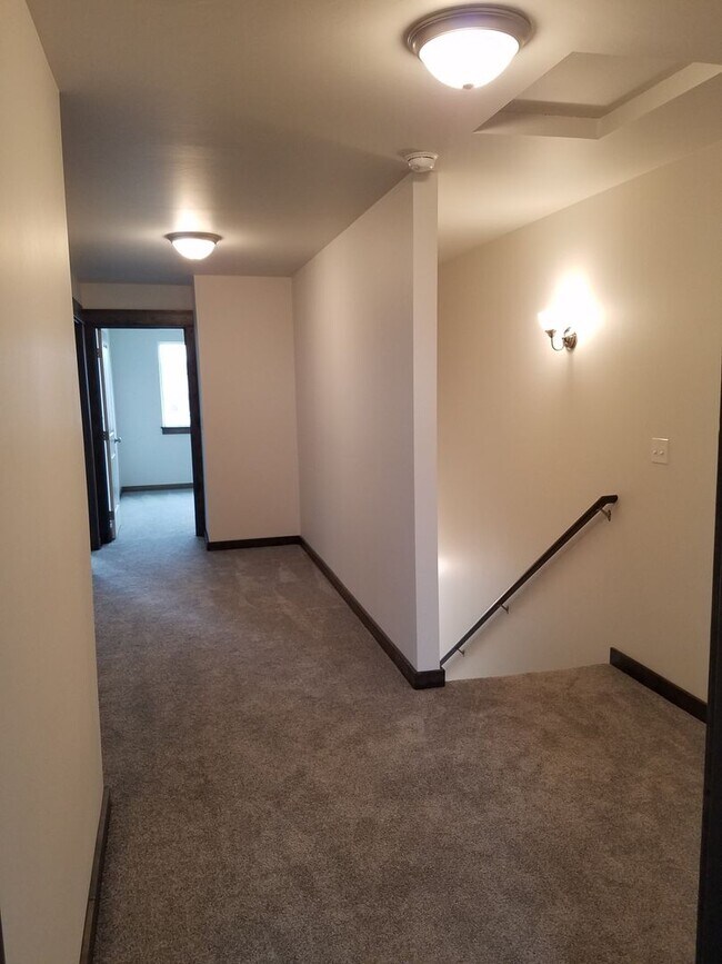 Building Photo - 1502 Butler Creek Ave