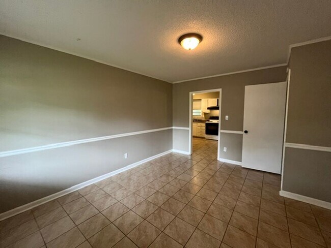 Building Photo - Renovated 3 Bedroom 1 Bath Home for Rent!!